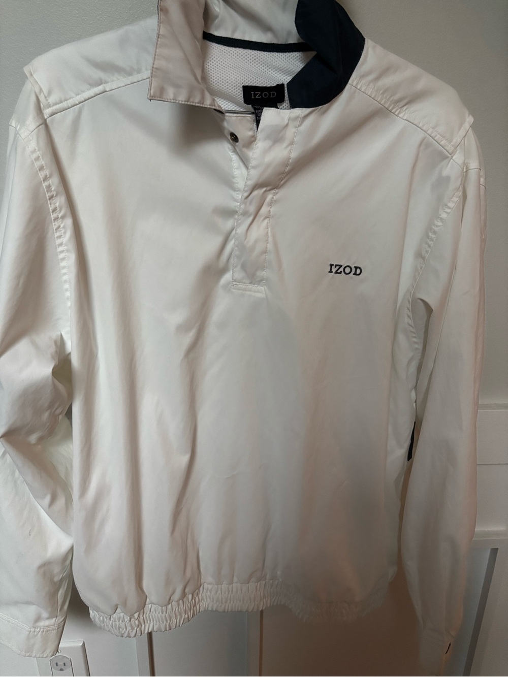 IZOD white mesh-lined pullover windbreaker jacket